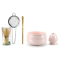 Kit matcha rose complet posé sur fond blanc